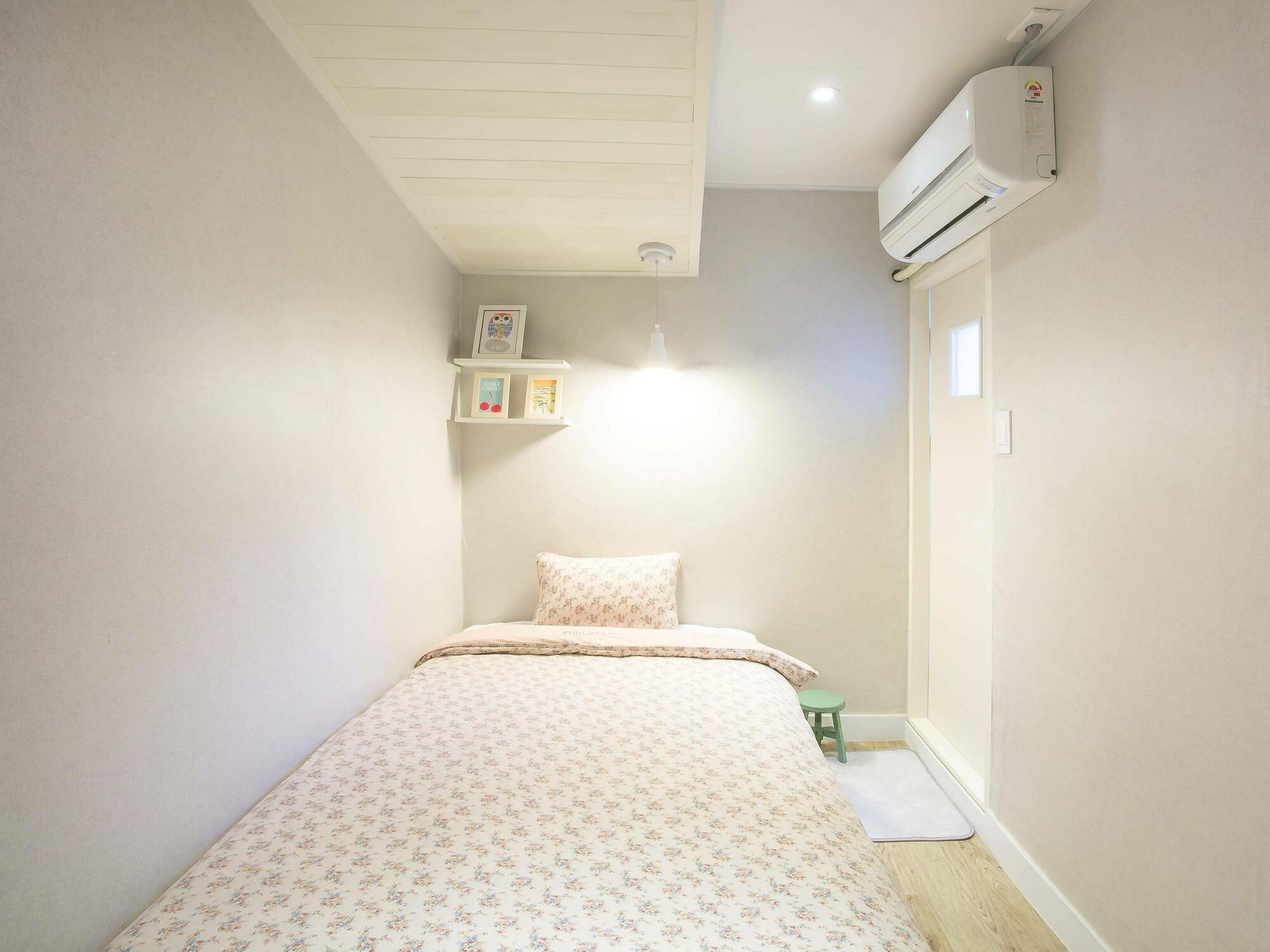 Hostel Vanilla 1 Dongdaemun Seoul Bagian luar foto