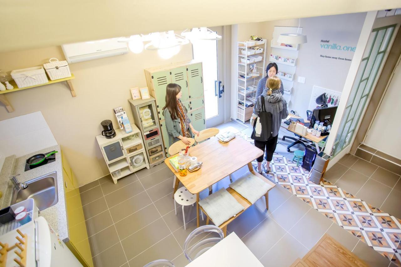 Hostel Vanilla 1 Dongdaemun Seoul Bagian luar foto