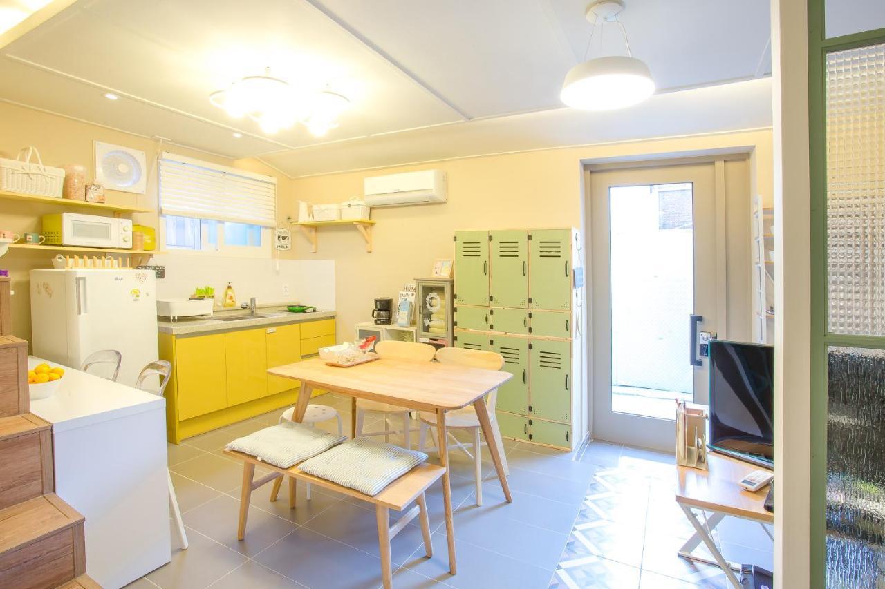 Hostel Vanilla 1 Dongdaemun Seoul Bagian luar foto